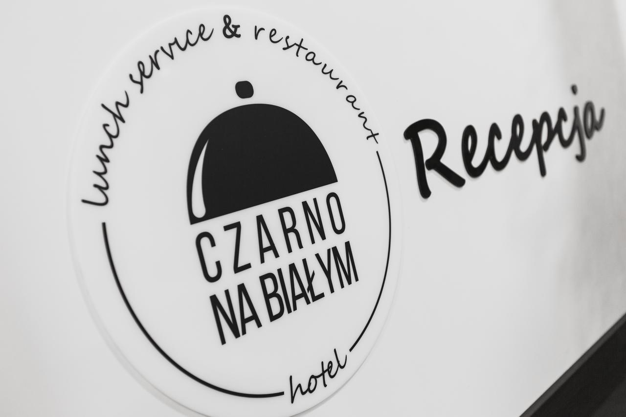 ホテルCzarno Na Bialym クラクフ エクステリア 写真
